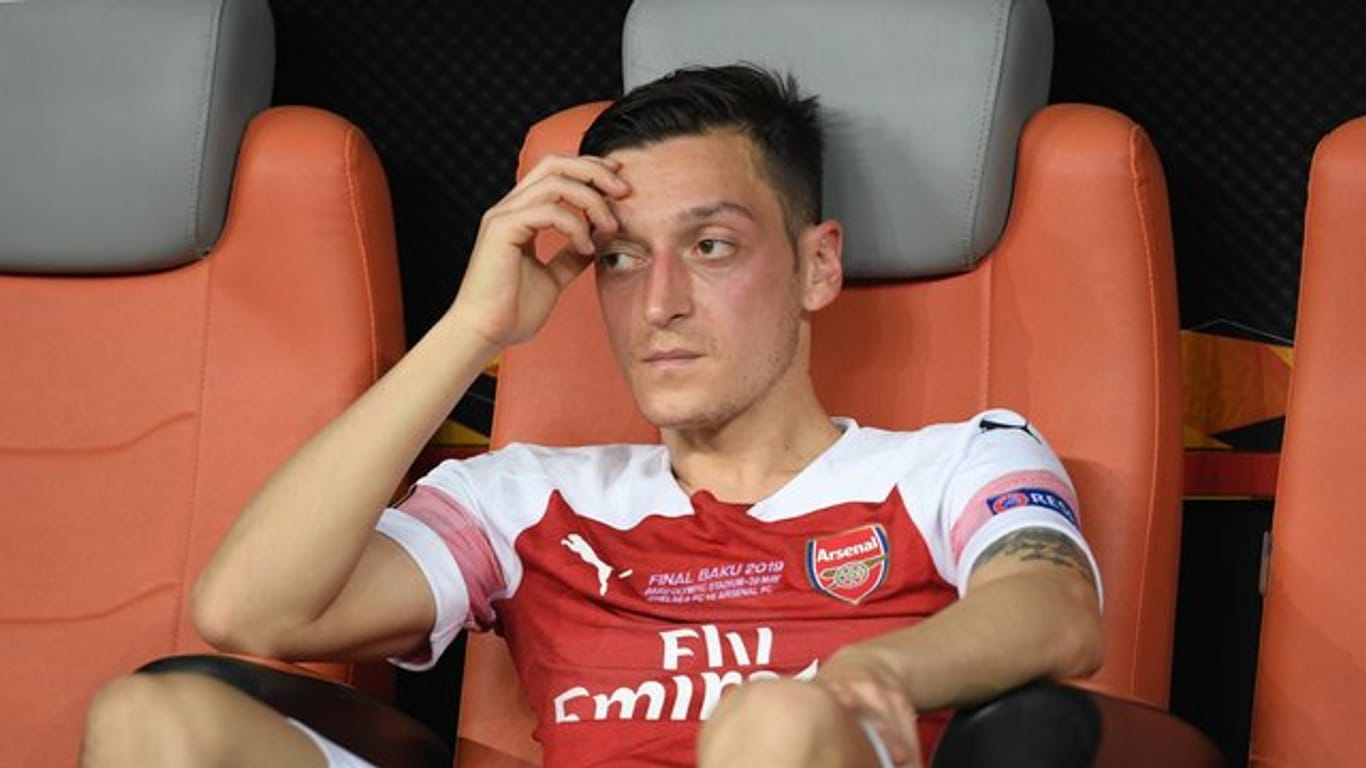 Arsenals Mesut Özil wurde nicht für die Europa League gemeldet.