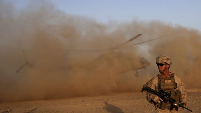 Die militant-islamistischen Taliban haben die Ankündigung von US-Präsident Donald Trump für einen Truppenabzug bis Weihnachten aus Afghanistan begrüßt. Die militant-islamistischen Taliban haben die Ankündigung von US-Präsident Donald Trump für einen Truppenabzug bis Weihnachten aus Afghanistan begrüßt.