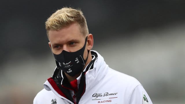 Mick Schumacher sollte im Alfa Romeo eigentlich das Auftakttraining bestreiten.