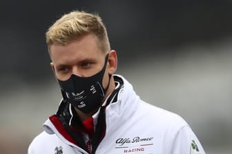 Mick Schumacher sollte im Alfa Romeo eigentlich das Auftakttraining bestreiten.