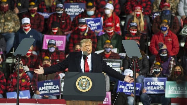 US-Präsident Donald Trump spricht Ende September auf einer Wahlkampfveranstaltung im US-Bundesstaat Minnesota. US-Präsident Donald Trump spricht Ende September auf einer Wahlkampfveranstaltung im US-Bundesstaat Minnesota.