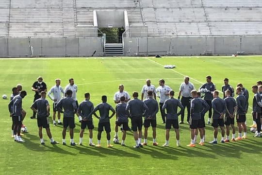 Ein Spieler der deutschen U21-Nationalmannschaft war positiv auf das Coronavirus getestet worden.
