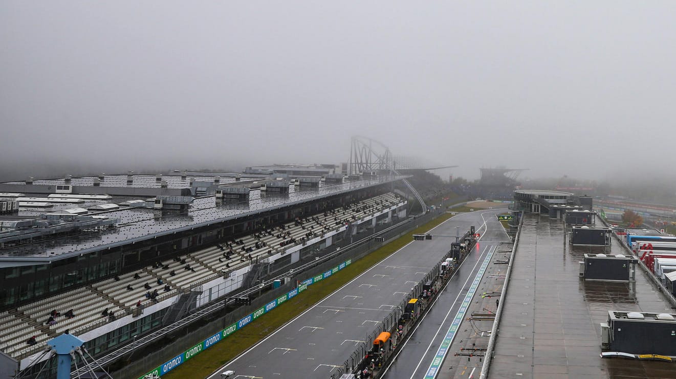 Der Nürburgring im Nebel: Das 1. Freie Training fand nicht statt.