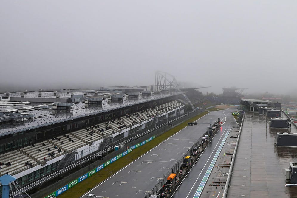 Der Nürburgring im Nebel: Das 1. Freie Training fand nicht statt.