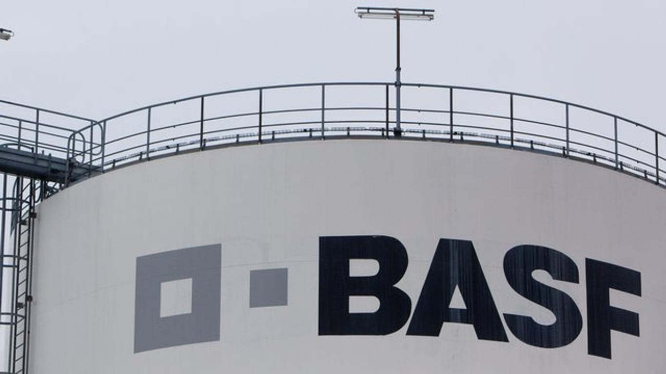 BASF-Logo (Symbolbild): Das Unternehmen leidet unter der Corona-Krise.