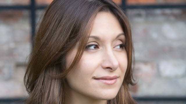 Die Autorin Dina Nayeri wird mit dem Geschwister-Scholl-Preis geehrt. Die Autorin Dina Nayeri wird mit dem Geschwister-Scholl-Preis geehrt.