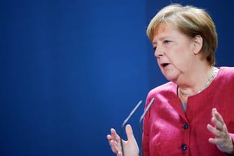 Bundeskanzlerin Angela Merkel gibt eine Pressekonferenz