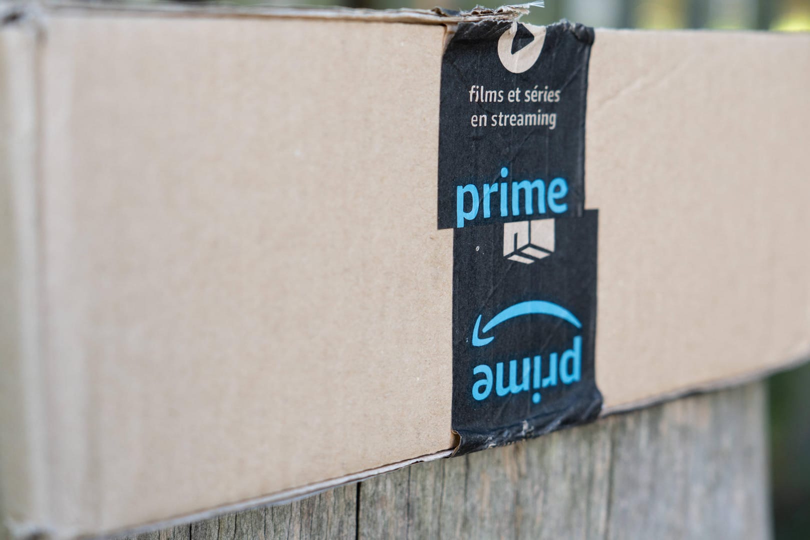 Eine Amazon Prime Schachtel: Kommende Woche lockt der Internetriese wieder mit Angeboten