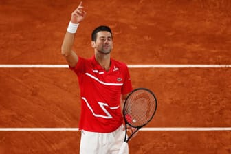 Krimi gewonnen: Novak Djokovic erlöst nach seinem Sieg über Stefanos Tsitsipas.