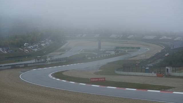 Der erste Trainingstag auf dem Nürburgring wurde wegen des starken Regens abgesagt. Der erste Trainingstag auf dem Nürburgring wurde wegen des starken Regens abgesagt.