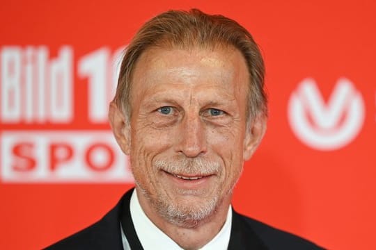 Christoph Daum will nach eigener Aussage wieder als Fußball-Trainer arbeiten.
