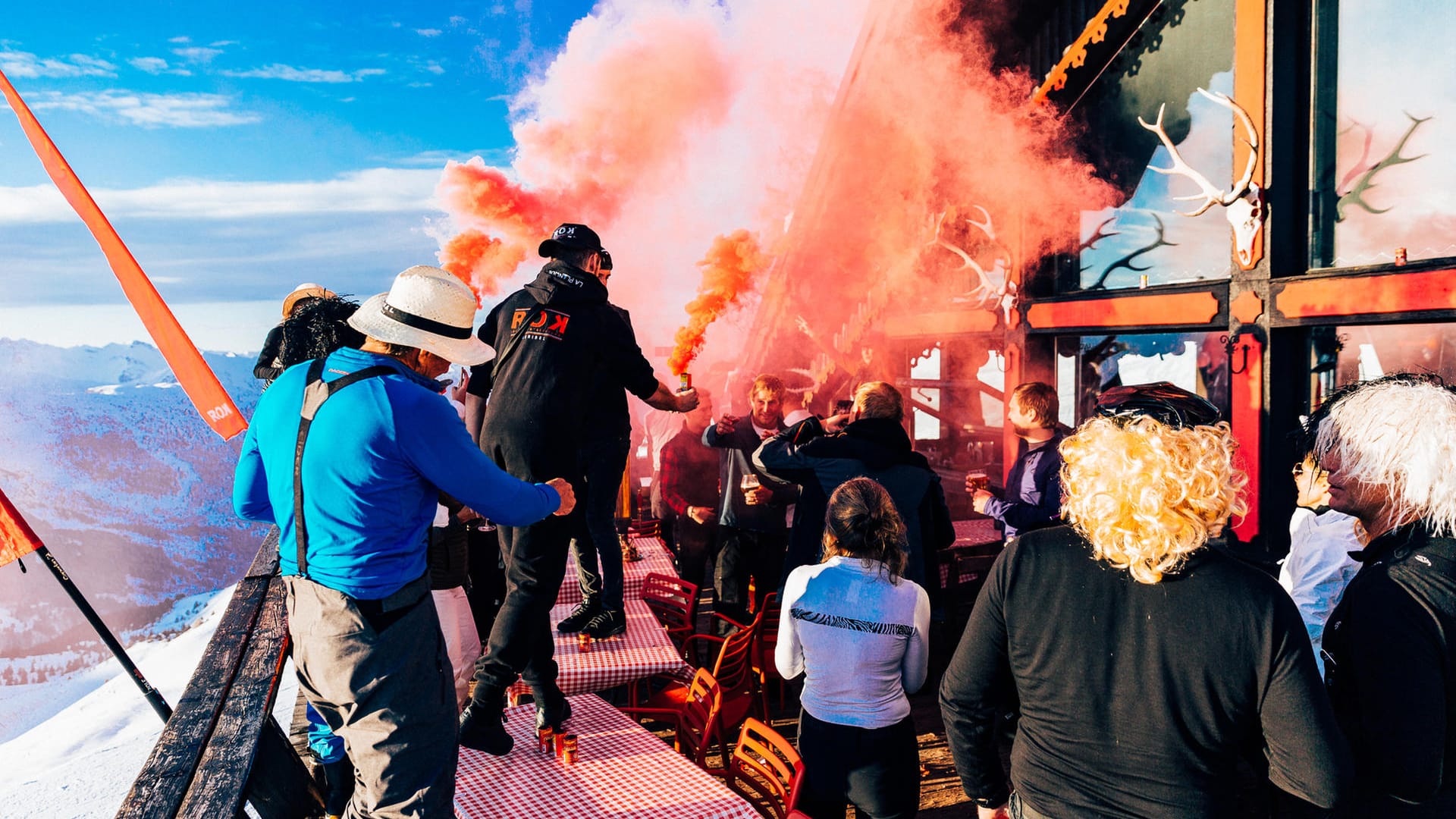 Après-Ski-Partys: In diesem Jahr wird im Winterurlaub zum Schutz vor dem Coronavirus nicht gefeiert.