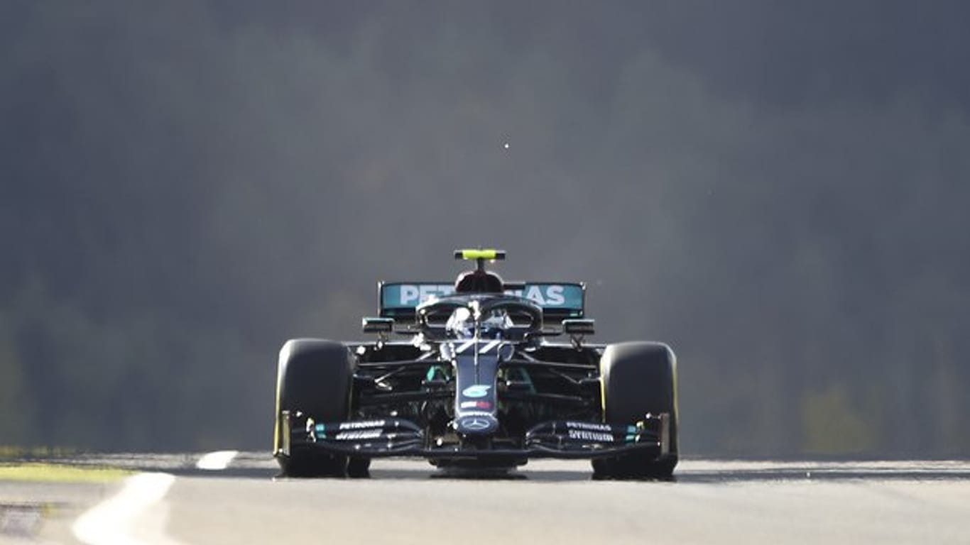 Der Finne Valtteri Bottas vom Team Mercedes hat sich auf dem Nürburgring die Pole-Position gesichert.
