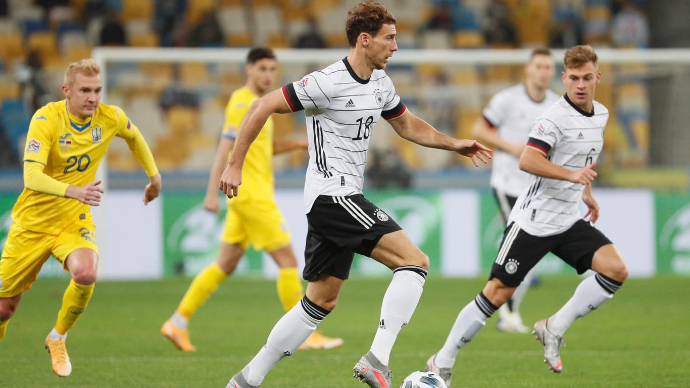 Treffsicherer Bayern-Star: Leon Goretzka (vo.) erzielte gegen die Ukraine das Tor zum zwischenzeitlichen 2:0.