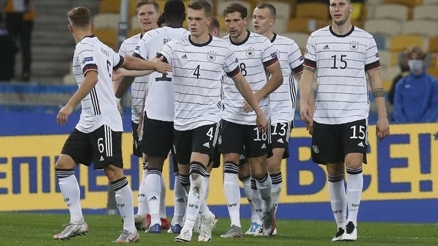 Leon Goretzka (3. Leon Goretzka (3.