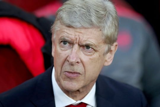 Der frühere Startrainer Arsène Wenger würde gerne die Wartezeit auf die großen Fußball-Turniere verkürzen.