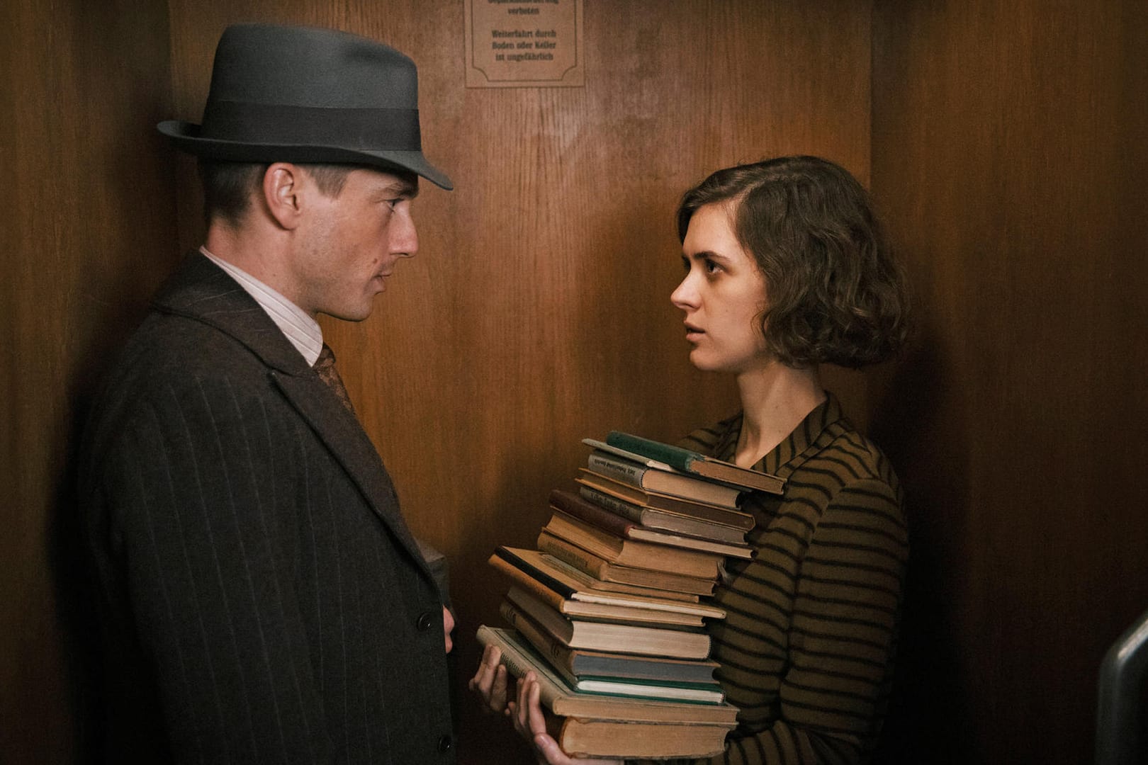 Der Start der dritten Staffel: Volker Bruch als Gereon Rath und Liv Lisa Fries als Charlotte Ritter in "Babylon Berlin".