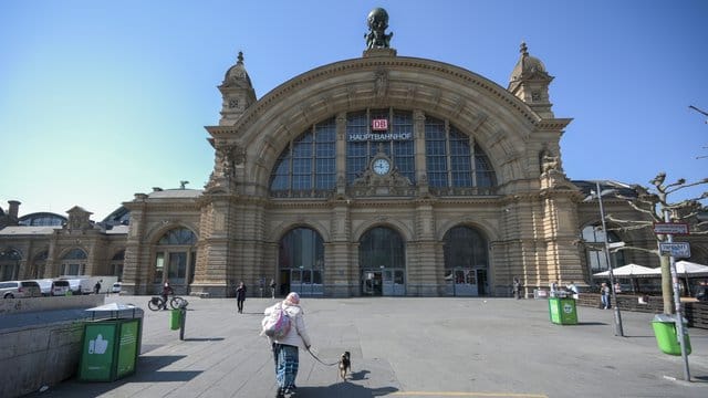 Hauptbahnhof Frankfurt am Main (Symbolbild) Heute startet der Umbau der Ebene-B am Bahnhof.