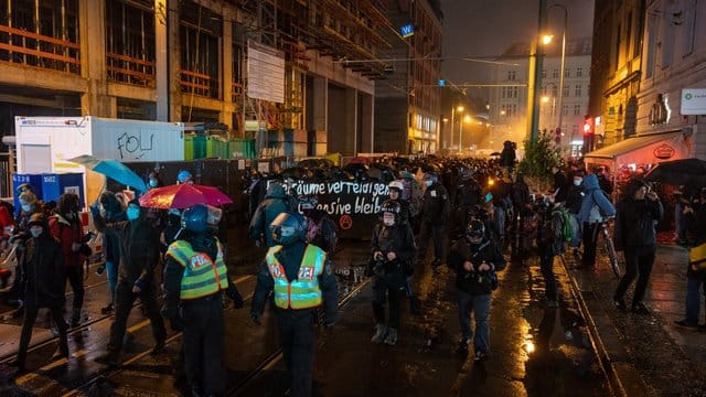 Demonstration nach der Räumung von Haus "Liebig 34" Demonstration nach der Räumung von Haus "Liebig 34"