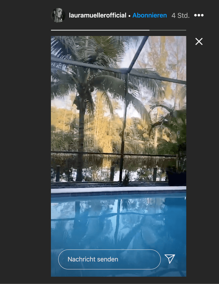Erstes Posting von Laura Müller: Der Pool in ihrer Wahlheimat Florida.
