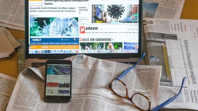 67 Prozent der Befragten einer Studie halten die Informationen in den Medien alles in allem für glaubwürdig. 67 Prozent der Befragten einer Studie halten die Informationen in den Medien alles in allem für glaubwürdig.