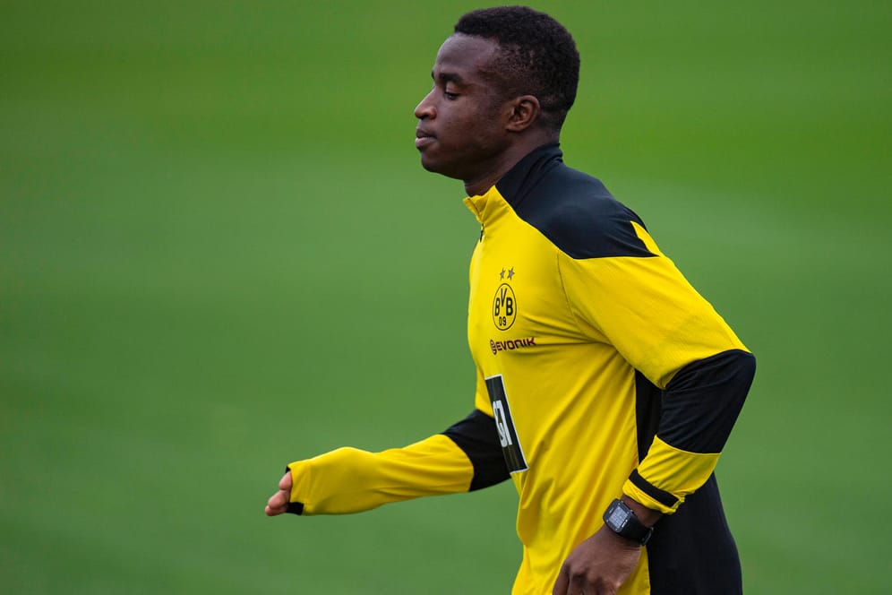 Youssoufa Moukoko: Der 15-Jährige steht auf der B-Liste des BVB.