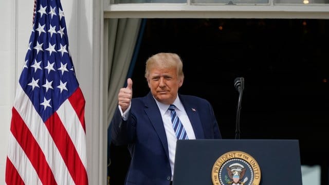 Wenige Tage nach seiner Infektion mit dem Corona-Virus will Donald Trump den Wahlkampf wieder aufnehmen. Wenige Tage nach seiner Infektion mit dem Corona-Virus will Donald Trump den Wahlkampf wieder aufnehmen.