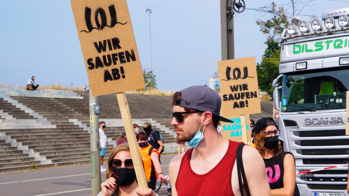 Seit Monaten ohne Gäste: Betreiber und Vertreter von Berliner Clubs demonstrieren im August, um auf ihre prekäre Lage aufmerksam zu machen.