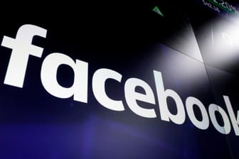 Das Logo von Facebook: Holocaustleugnung ist auf der Social-Media-Plattform weltweit verboten.