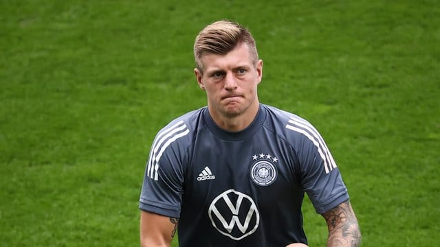 Wird mit der deutschen Nationalmannschaft sein 100. Wird mit der deutschen Nationalmannschaft sein 100.