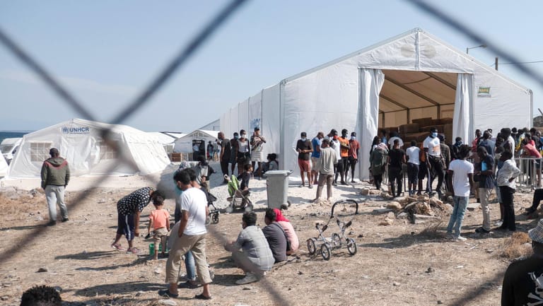 Lesbos: 80 der provisorisch errichteten Zelte sind durch Regenfälle zerstört worden.