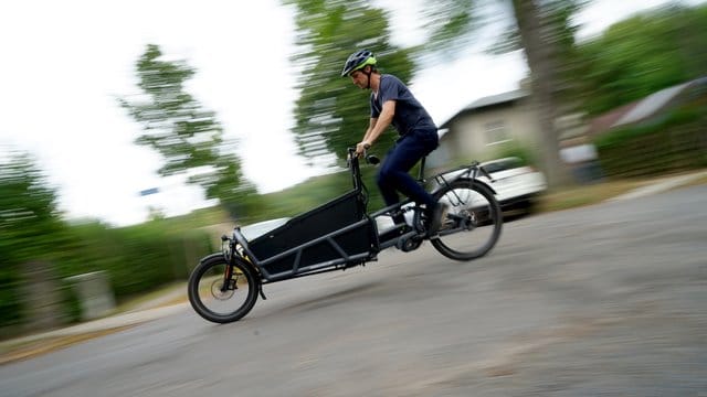 Lang und schnell: Als S-Pedelec unterstützt das Load 75 HS bis zu 45 km/h.