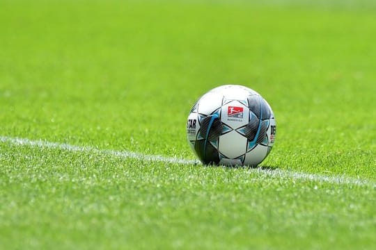 Die "Taskforce Zukunft Profifußball" soll für einen Wertewandel im überhitzten Profigeschäft sorgen sollen.
