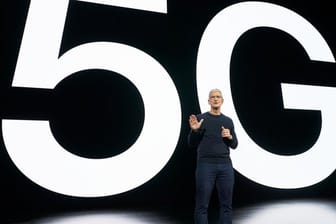 Apple-CEO Tim Cook stellt in einer Videoübertragung aus Cupertino die neue iPhone-Generation vor.
