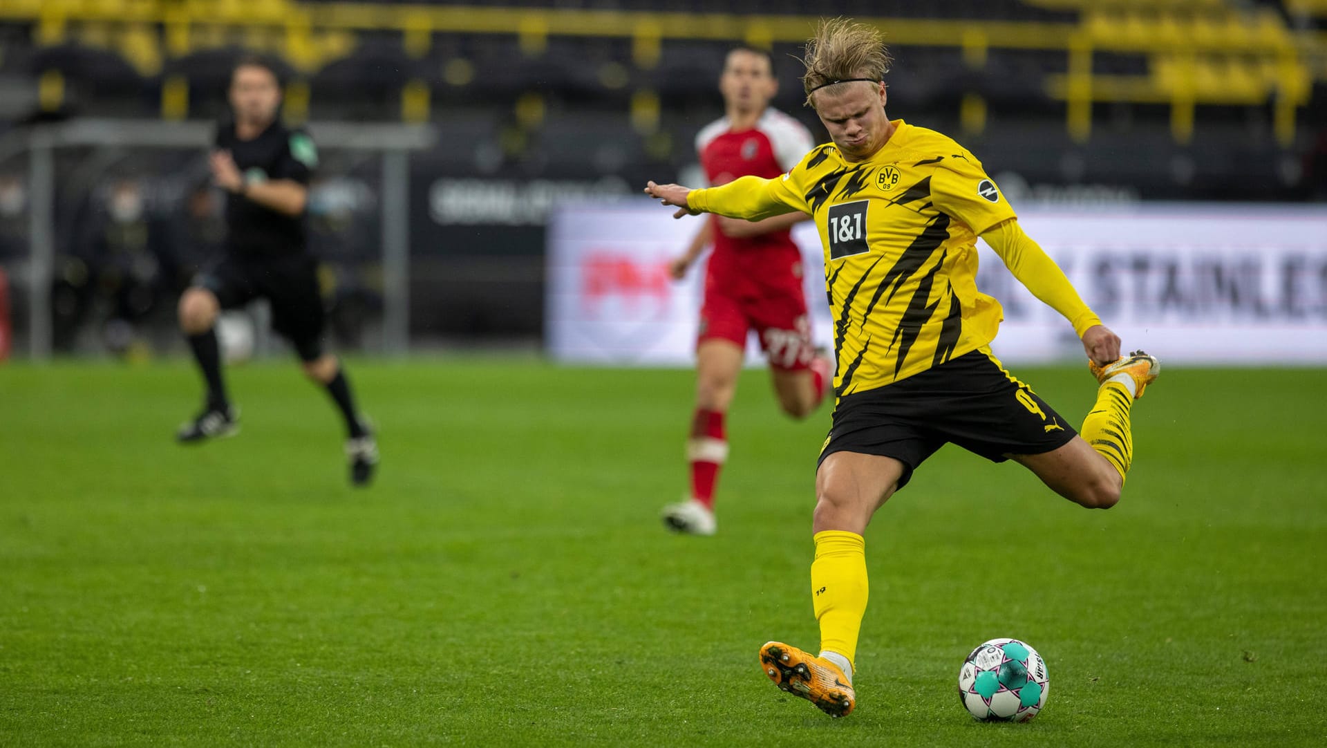 Erling Haaland: Der junge Norweger in Diensten des BVB traf in der noch jungen Bundesliga-Saison viermal in drei Spielen. Erling Haaland: Der junge Norweger in Diensten des BVB traf in der noch jungen Bundesliga-Saison viermal in drei Spielen.