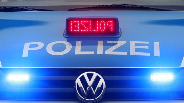 Polizeiwagen mit Blaulicht Polizeiwagen mit Blaulicht