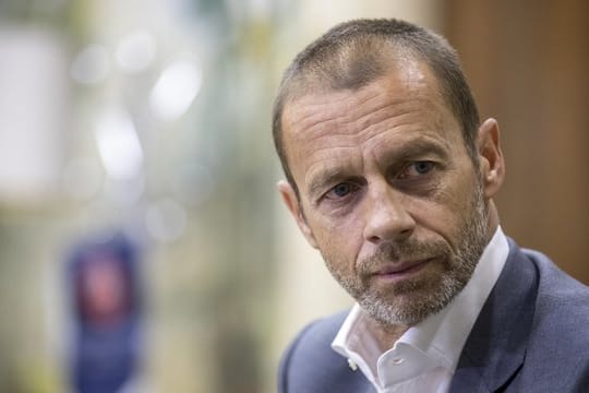 Die UEFA um Präsident Aleksander Ceferin spielt verschiedene Szenarien für die EM 2021 durch.