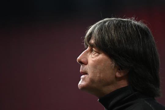 Hat die Startelf für das Spiel gegen die Schweiz noch umgestellt: Bundestrainer Joachim Löw.