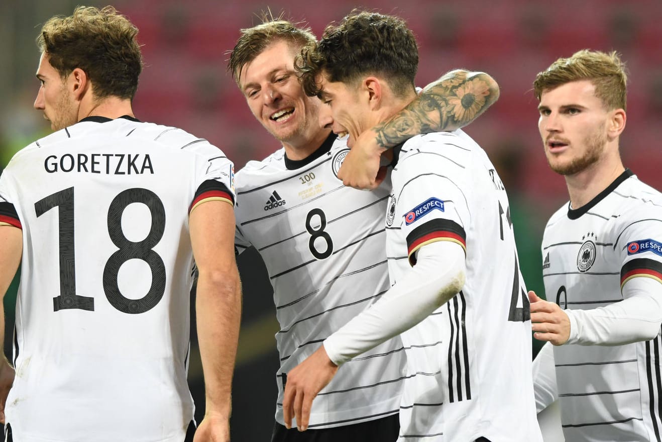 Nur Timo Werner (r.) bekam die Note zwei: Die Einzelkritik zur DFB-Elf fiel gemischt aus.