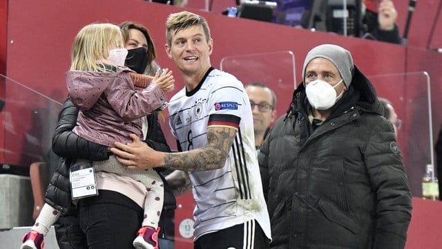 Durfte sich nach dem 3:3 gegen die Schweiz für sein 100. Durfte sich nach dem 3:3 gegen die Schweiz für sein 100.