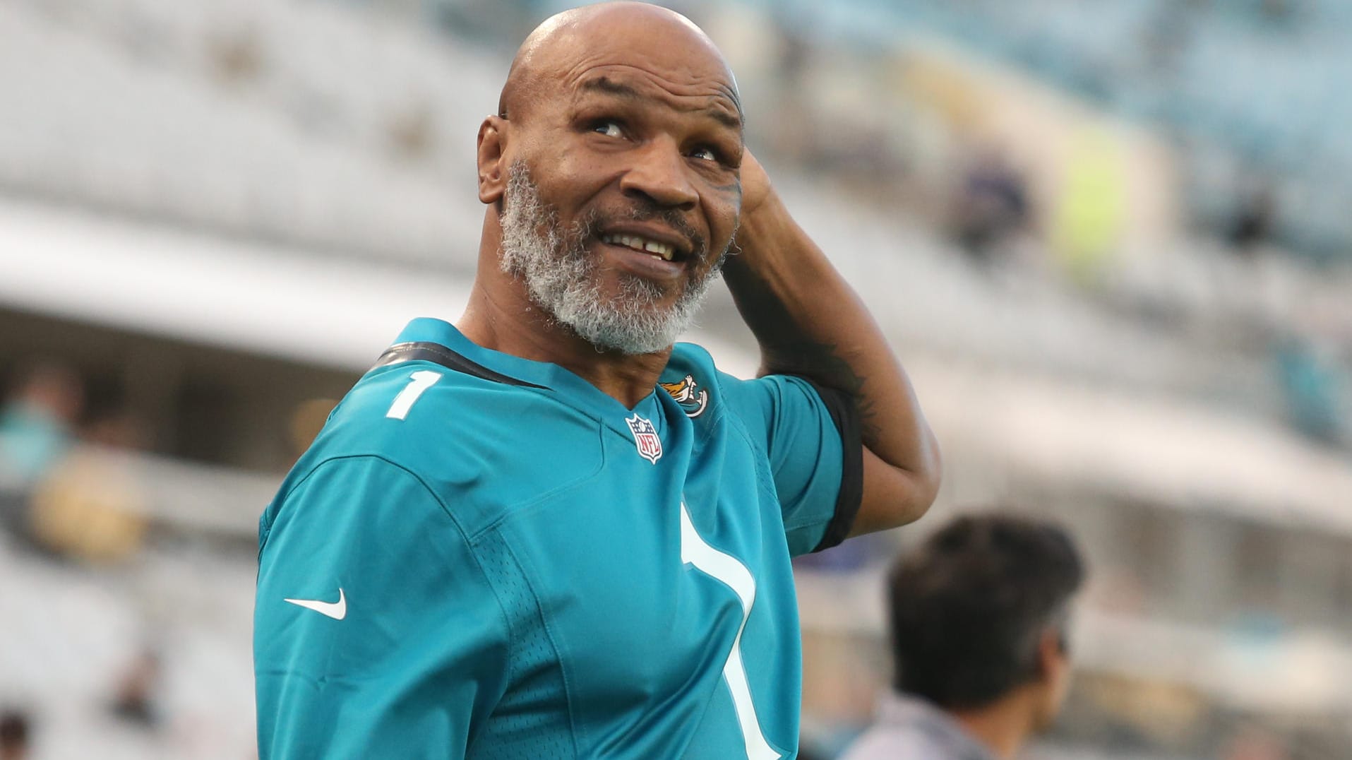 Mike Tyson beim Besuch eines Football-Spiels vor wenigen Wochen. Nun hat sich der Ex-Box-Champ einen kuriosen Auftritt geleistet.