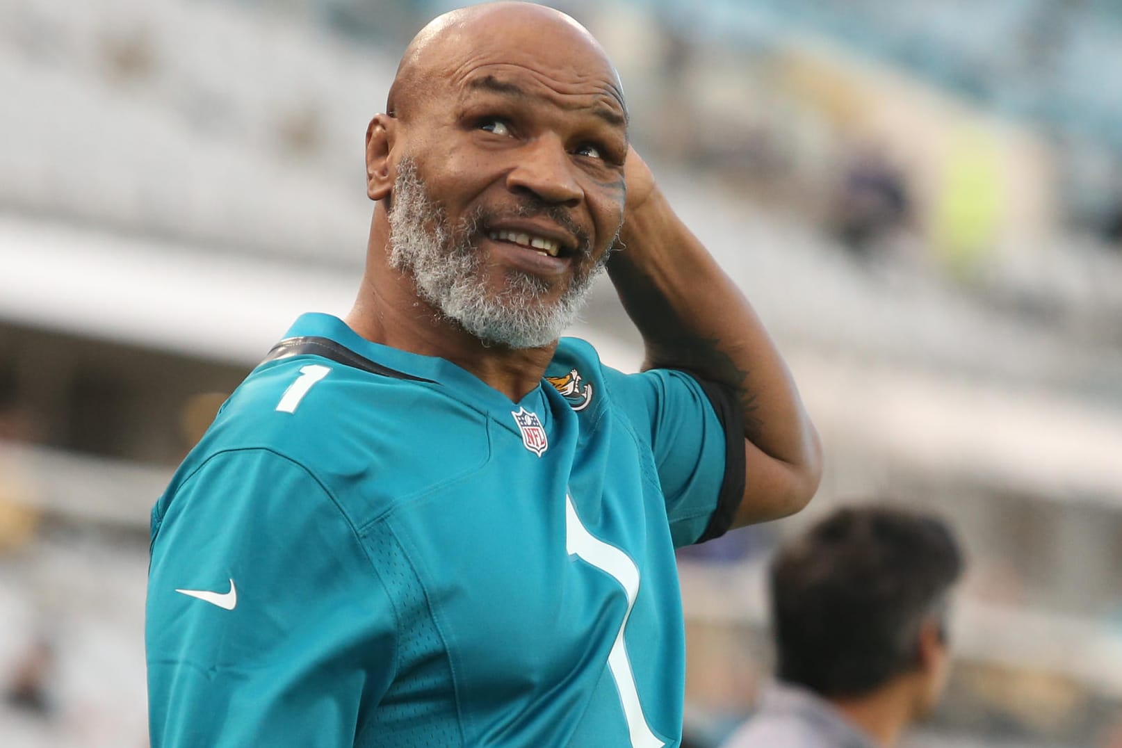 Mike Tyson beim Besuch eines Football-Spiels vor wenigen Wochen. Nun hat sich der Ex-Box-Champ einen kuriosen Auftritt geleistet.