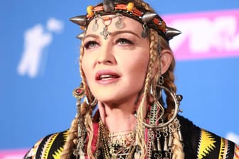Madonna: Die Sängerin zeigt sich mit neuem Look.