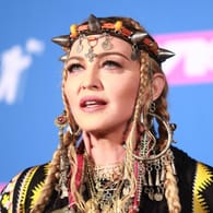 Madonna: Die Sängerin zeigt sich mit neuem Look.
