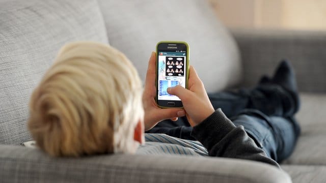 Das Bundeskabinett hat einen Gesetzentwurf auf den Weg gebracht, der Kinder und Jugendliche stärker im Internet schützen soll. Das Bundeskabinett hat einen Gesetzentwurf auf den Weg gebracht, der Kinder und Jugendliche stärker im Internet schützen soll.