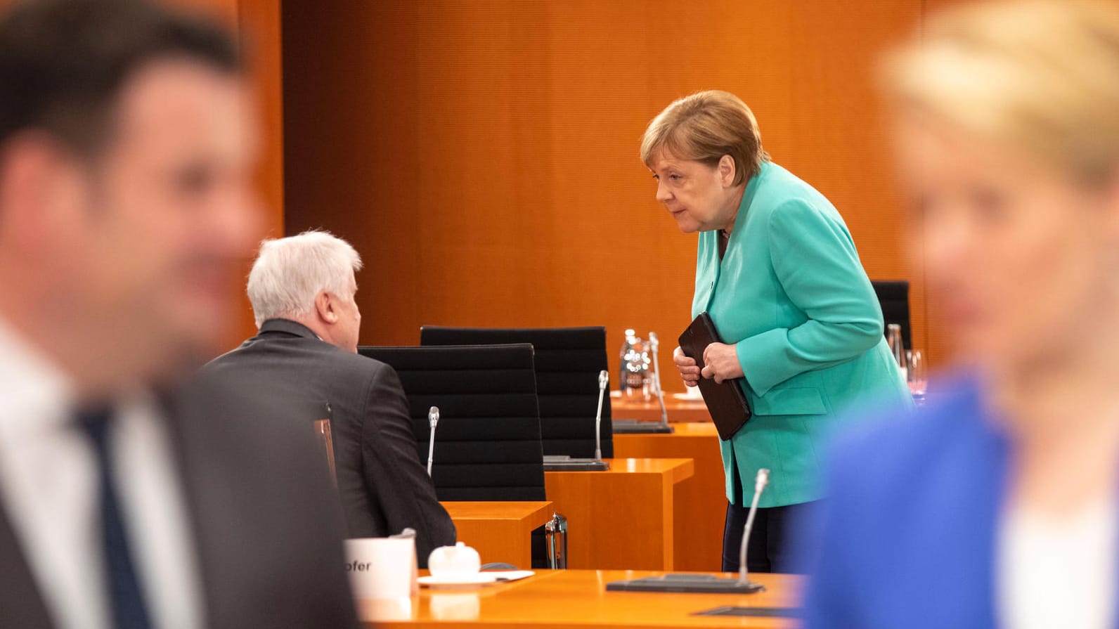 Kabinettssitzung der Regierung: Die Kanzlerin und die Minister sind in den internationalen Konferenzsaal im Kanzleramt umgezogen.