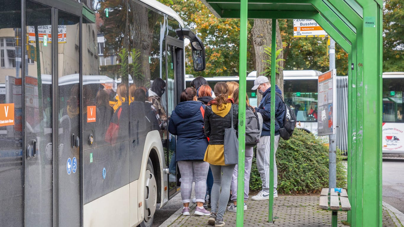 Schulbus (Symbolbild): In Bonn werden weitere Busse zur Entzerrung des Schülerverkehrs eingerichtet.