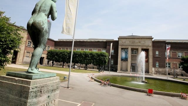 Im Museum Kunstpalast in Düsseldorf ist die Schau "Caspar David Friedrich und die Düsseldorfer Romantiker" zu sehen. Im Museum Kunstpalast in Düsseldorf ist die Schau "Caspar David Friedrich und die Düsseldorfer Romantiker" zu sehen.