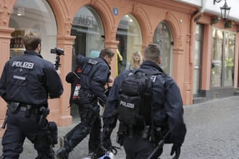 Die Mainzer Polizei im Einsatz (Symbolbild): Die Beamten können im TV bei Einsätzen beobachtet werden.