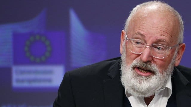 Frans Timmermans, Vizepräsident der Europäischen Kommission, spricht bei einer Medienkonferenz im EU-Hauptquartier über die Methan-Strategie und die "Renovierungswelle". Frans Timmermans, Vizepräsident der Europäischen Kommission, spricht bei einer Medienkonferenz im EU-Hauptquartier über die Methan-Strategie und die "Renovierungswelle".